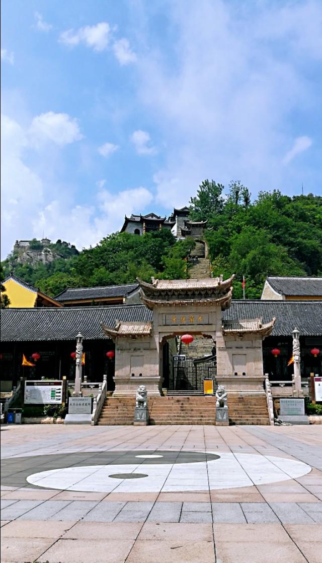 武汉疫情结束时间的预测与回顾，历史、科学与人类的共同努力