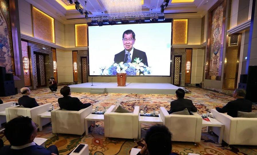 疫情开始与结束时间，回顾与前瞻