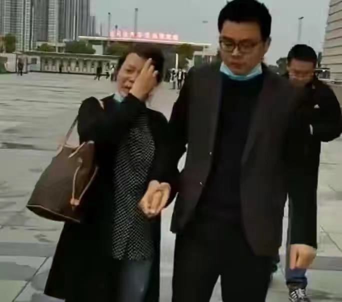 疫情再次爆发，面对挑战与未来的希望