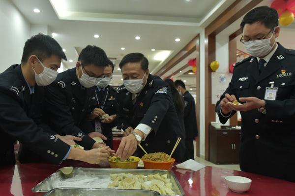疫情之下国门的全面开放，回顾与前瞻