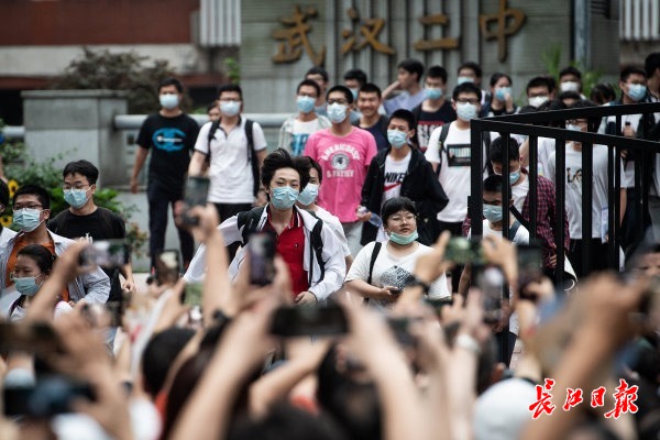 中国疫情的开始与结束，挑战与希望