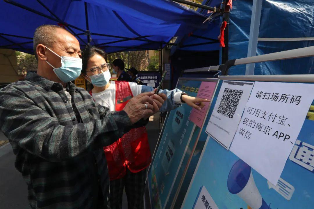 疫情那年开始，挑战与希望并存