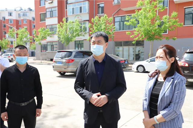 疫情那时候开始爆发，全球的挑战与反思