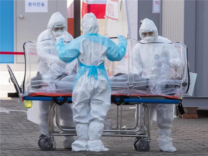 新冠疫情爆发时间与全球影响