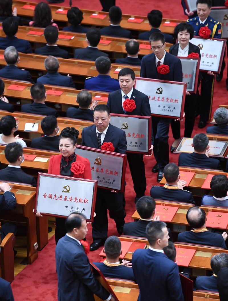 新冠肺炎疫情的曙光与警惕，终结时刻的预测与准备