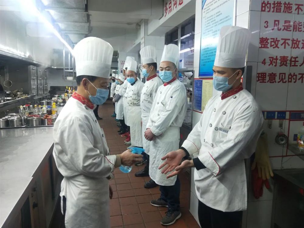 疫情期间食堂开放时间的调整与优化探索