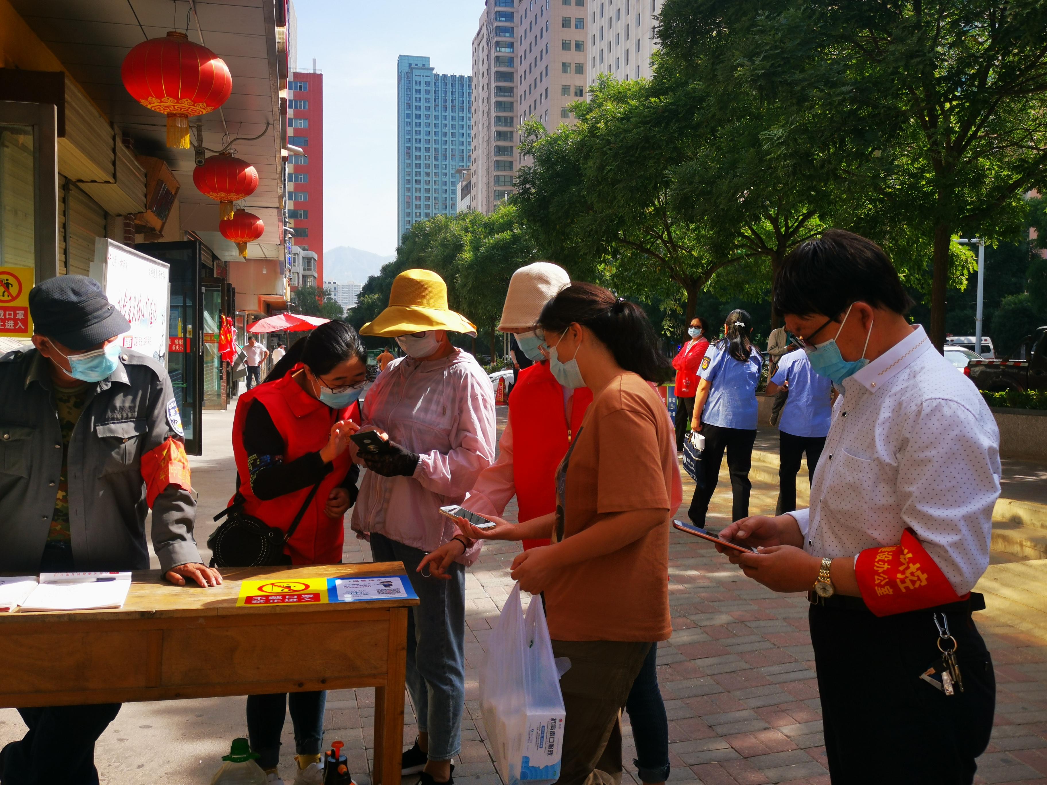 疫情控制策略深化，层层加码与实践挑战