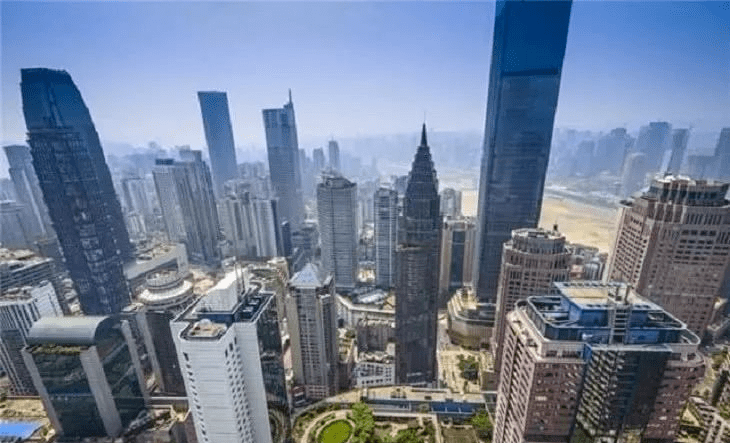 疫情之下，县城安然与市区挑战的城市对比