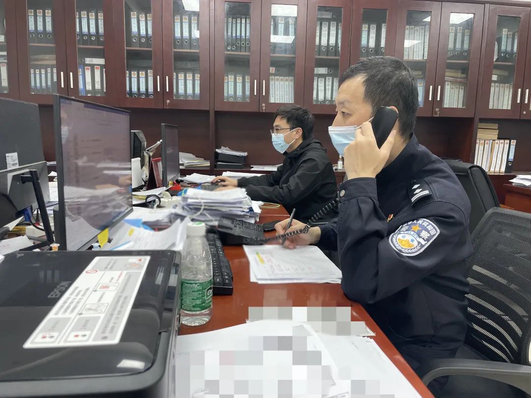疫情防控指挥部的电话，连接民众与安全的生命线