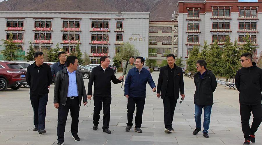 指挥部人员是否属于公务员，解析人员属性与职责