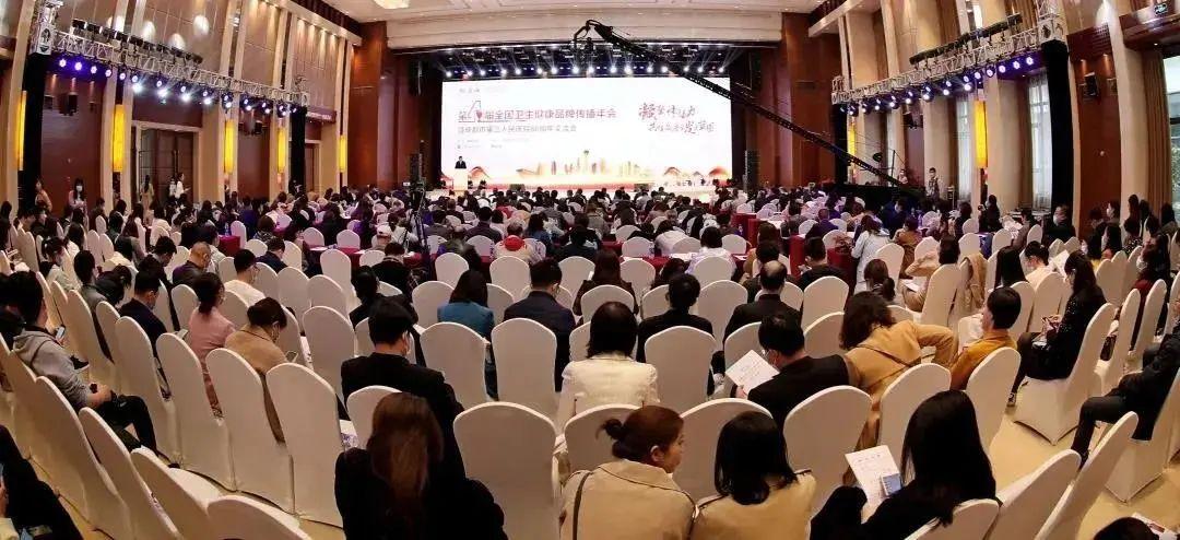 地方新闻直播，重塑新闻传播模式的新动力
