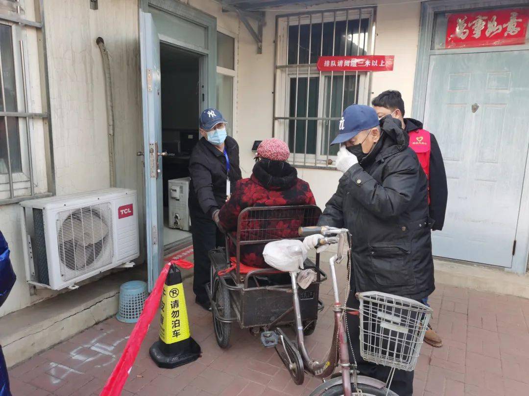 地区防疫咨询热线，共筑防疫长城，你我相连