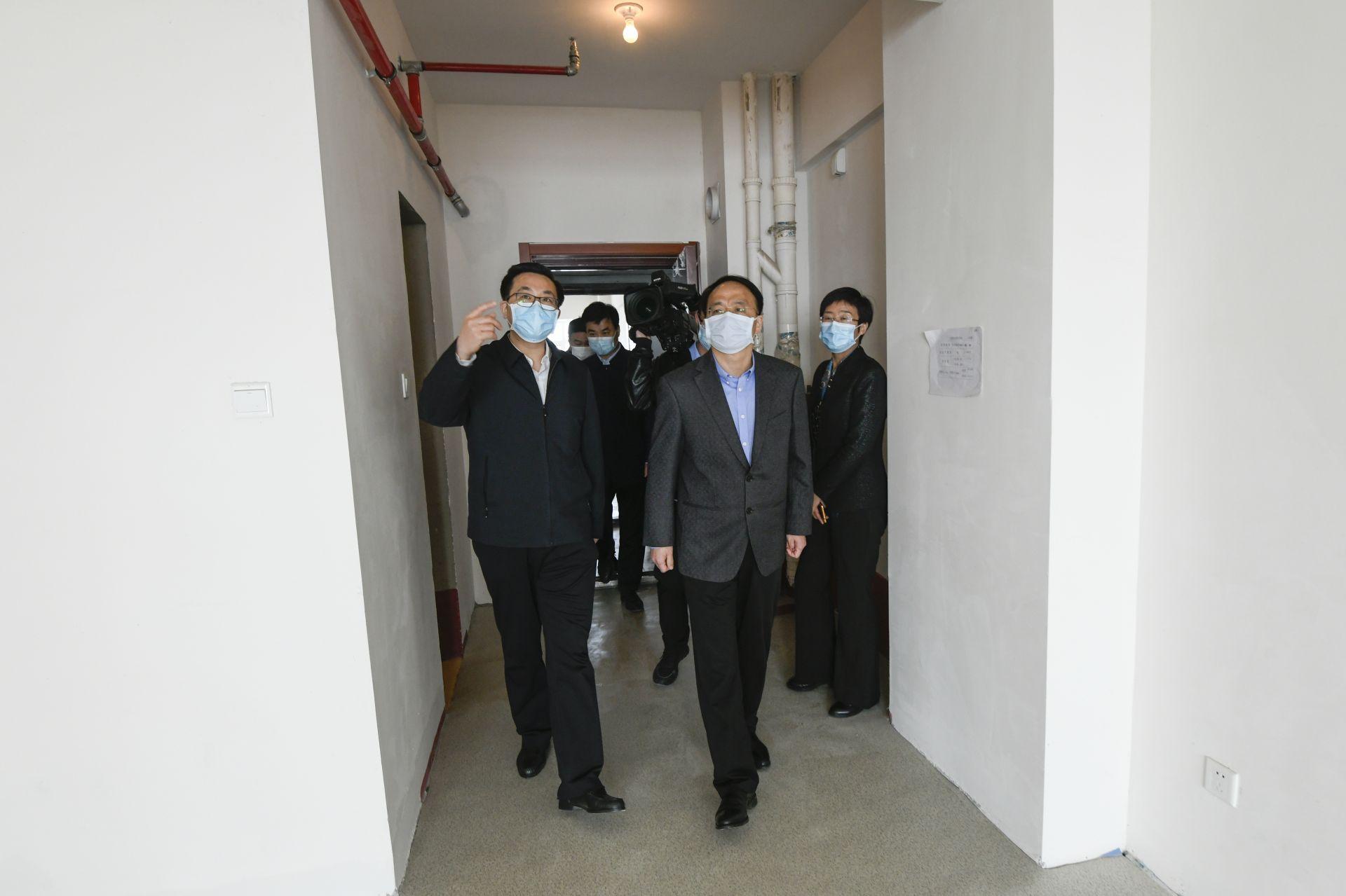 疫情防控电话咨询，你我连线，共筑健康防线