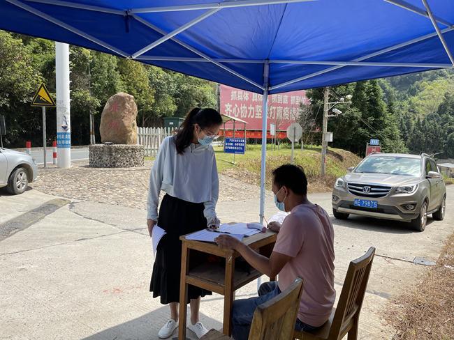 当地防控要求全面升级，筑牢健康安全防线