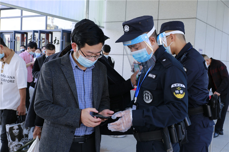防疫热线全天候守护，健康生命线不打烊