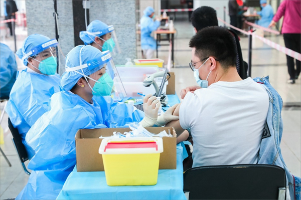 疫情防线构建，守护健康，坚决防御！