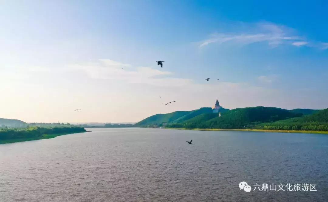 多元融合，地区地理与人文的交织展现