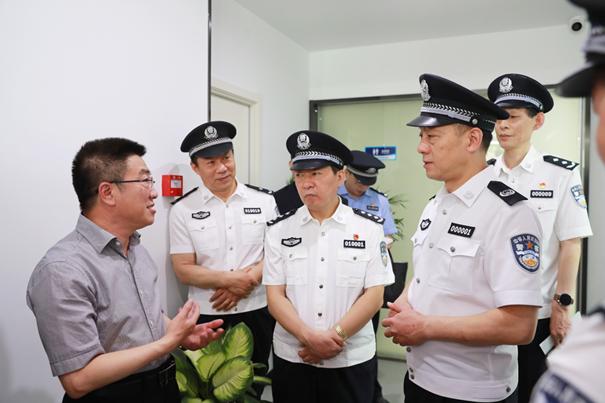 南京疫情过去的时间，希望与现实的交织