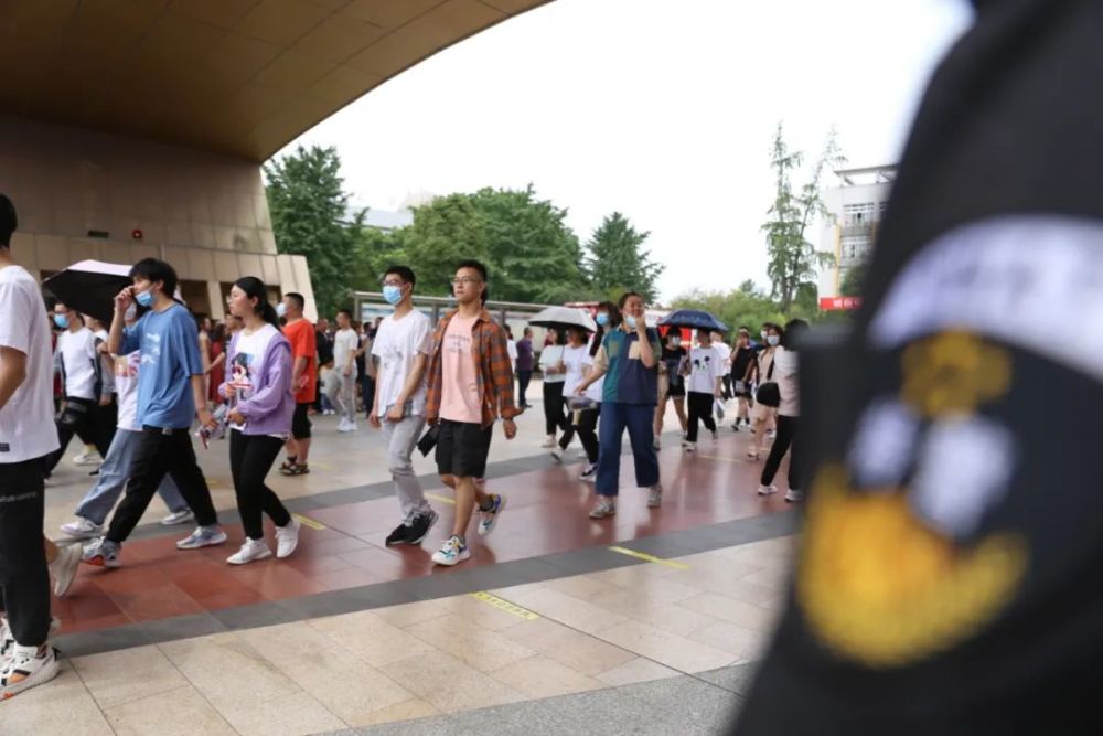 新冠疫情起始之年的回顾与反思