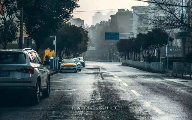 疫情三年，曙光初现还是阴霾依旧？
