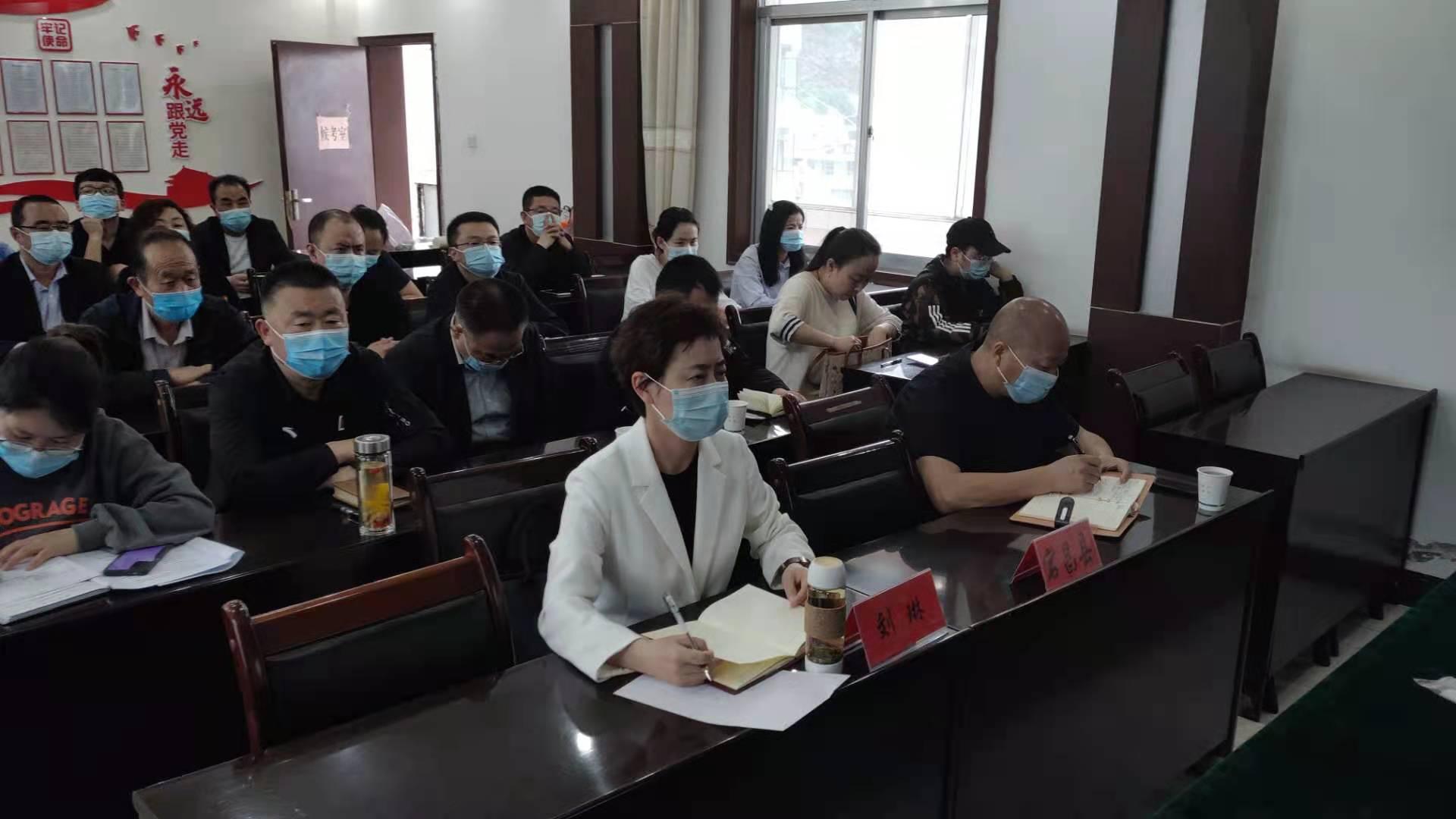 新冠病毒疫情开始之年的回顾与前瞻