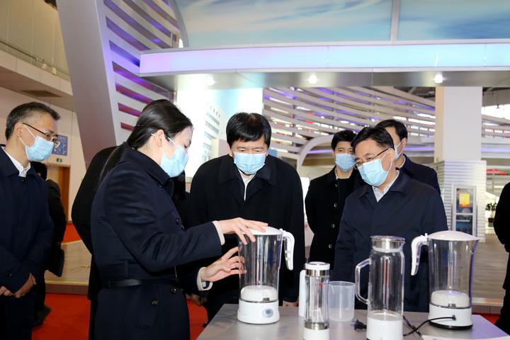 疫情开始的时间与影响，回顾过去，前瞻未来