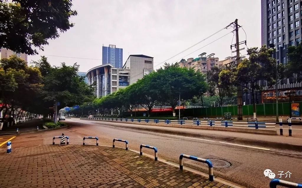 重庆疫情封闭下的城市面貌与人心观察