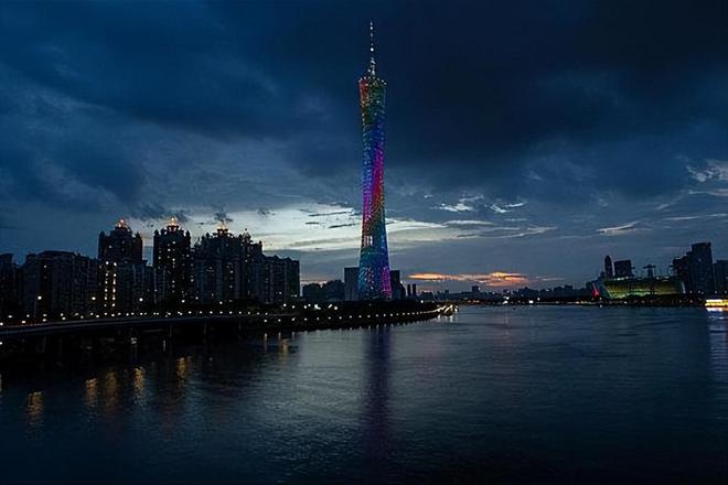 广州全面解封之际，希望曙光照亮恢复之路