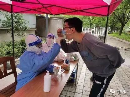 上海疫情解封时刻，历经艰辛，重见曙光