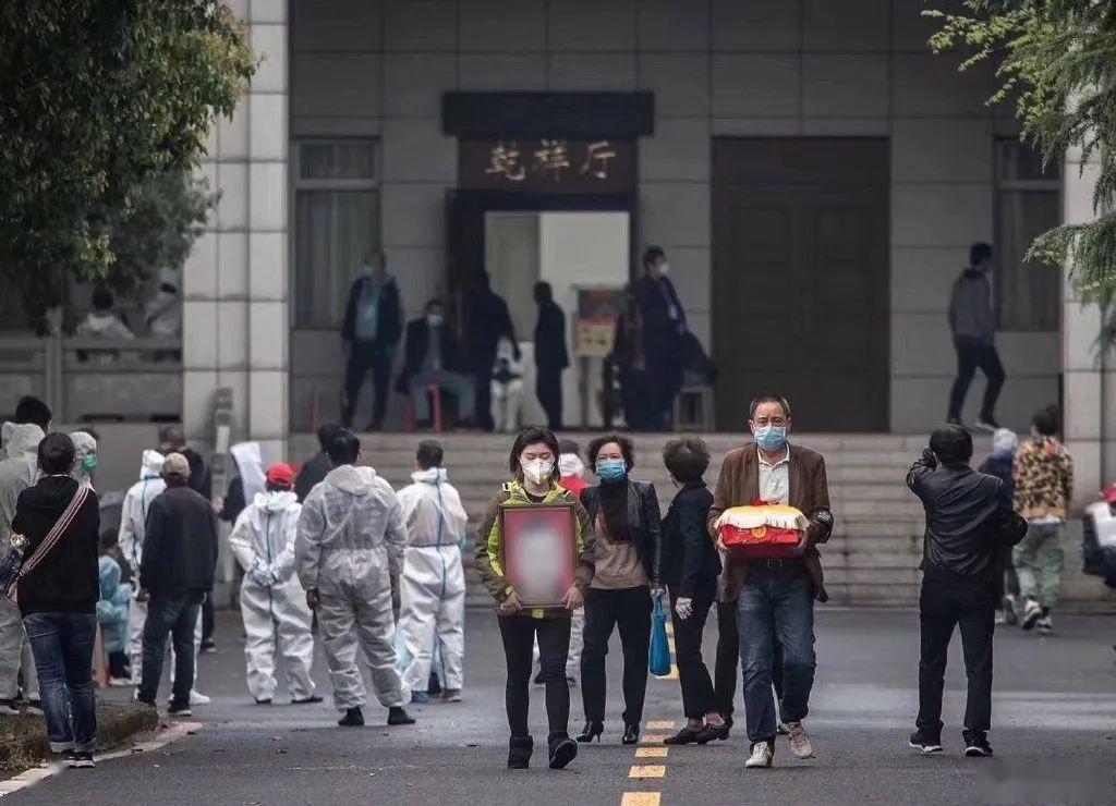武汉疫情解封时刻，回顾历程，前瞻未来