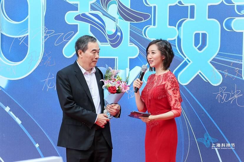 新冠疫情终结的时间与条件探究，何时能迎来疫情结束的希望曙光？