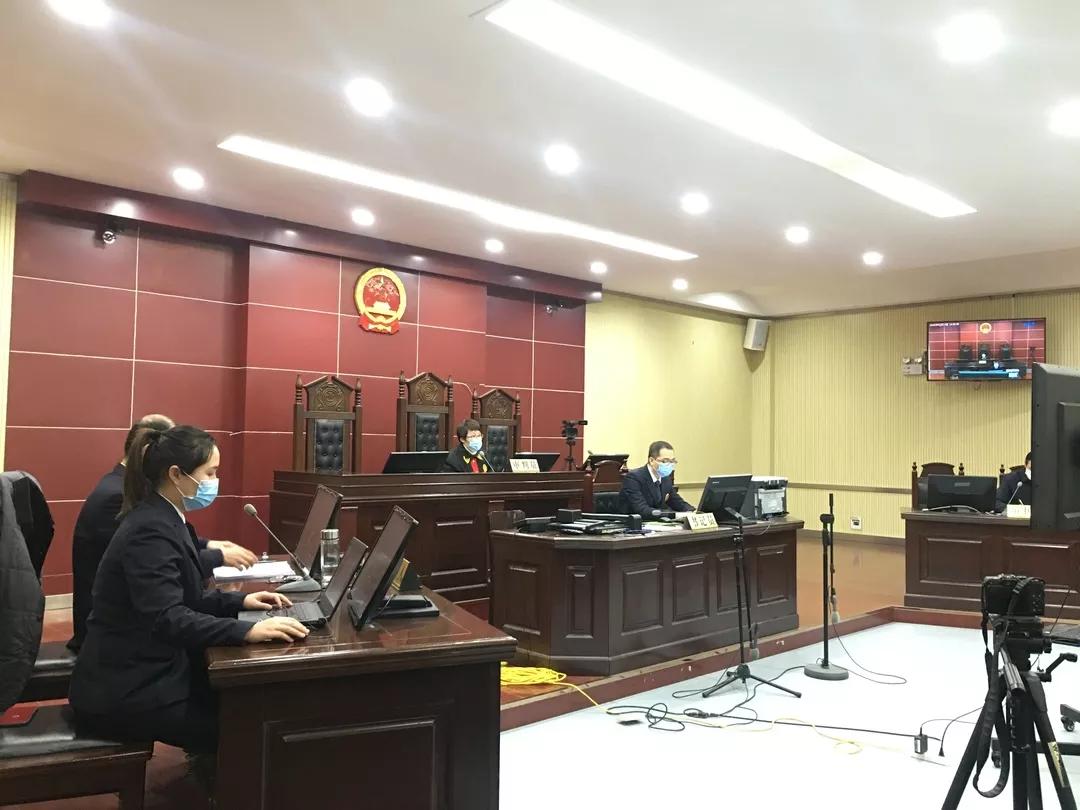 疫情封城时刻，历史记忆与时代考验的挑战