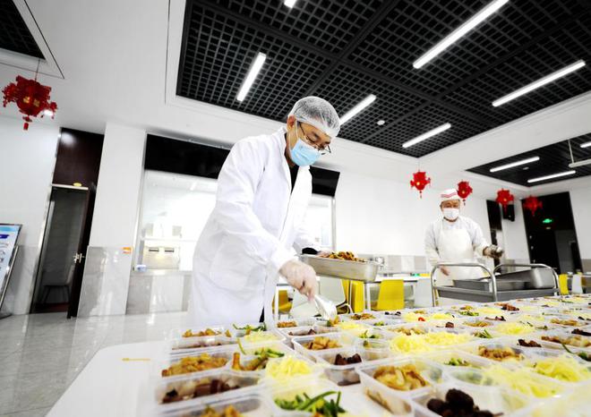 疫情期间食堂开放时间的调整与期待，探索新模式