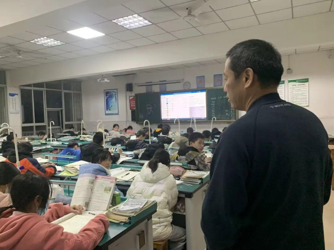 疫情下的重庆男子与神秘视频疾病探秘