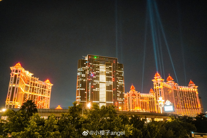 澳门疫情封闭，霓虹熄灭后的城市呼吸