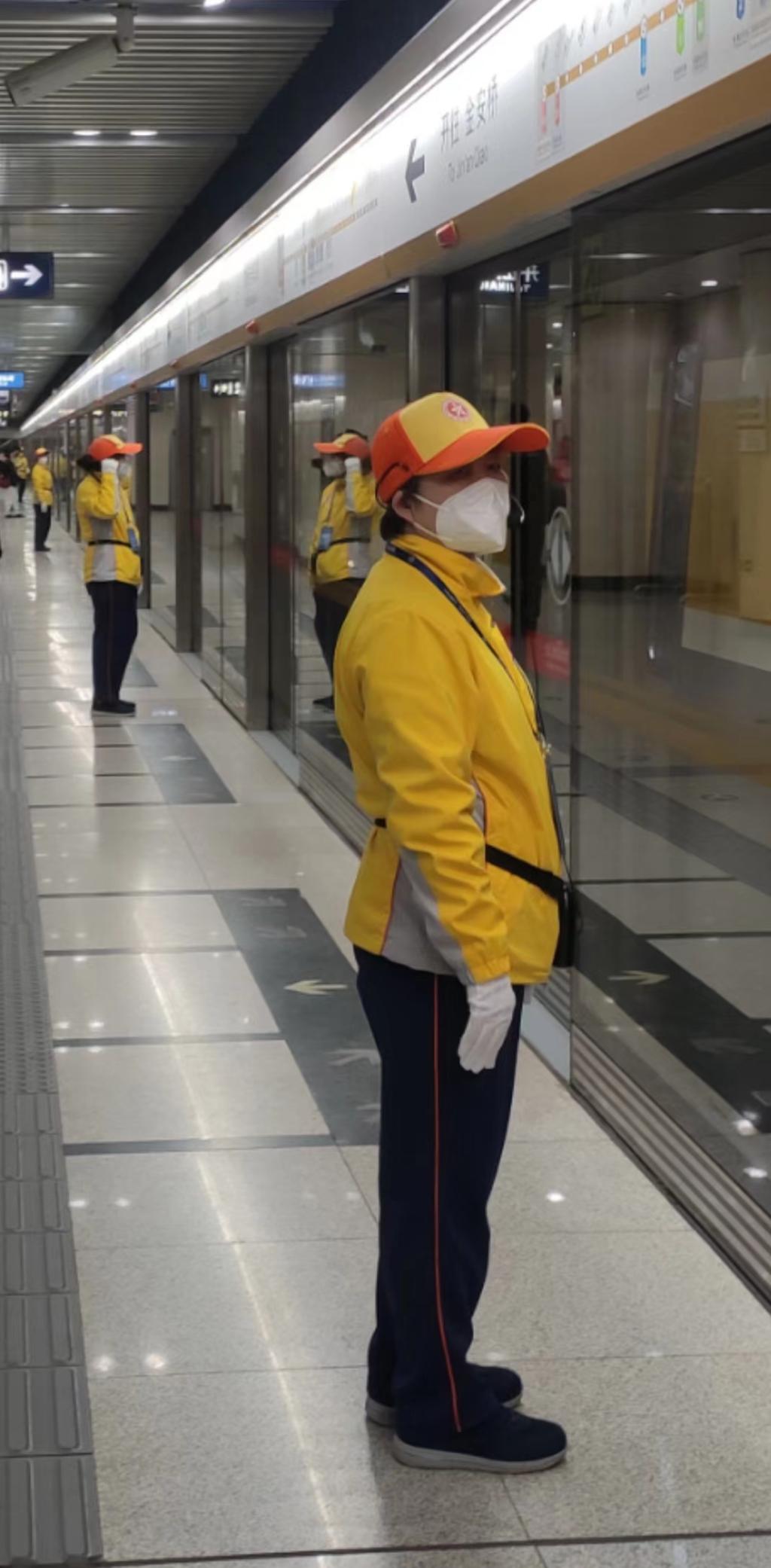 北京地铁，口罩令解除后的出行新常态