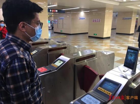 哈尔滨地铁创新升级，戴口罩刷脸乘车引领智慧出行新时代