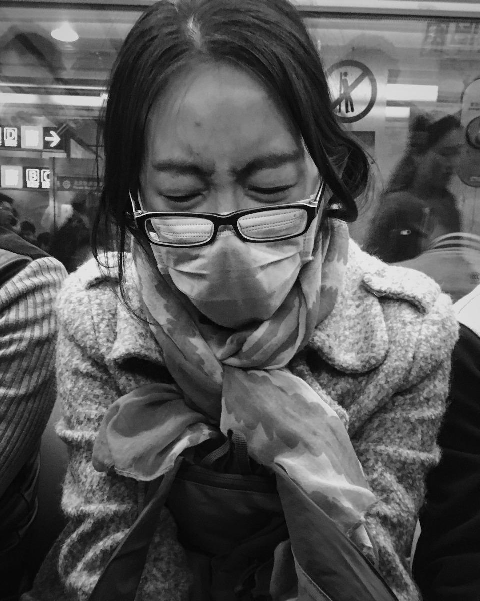 口罩之争，北京地铁拒绝戴口罩背后的社会心理与公共健康博弈