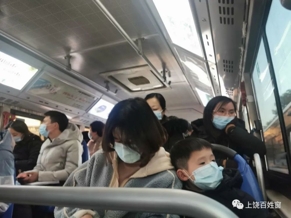 口罩下的北京公交，城市防疫的微观叙事