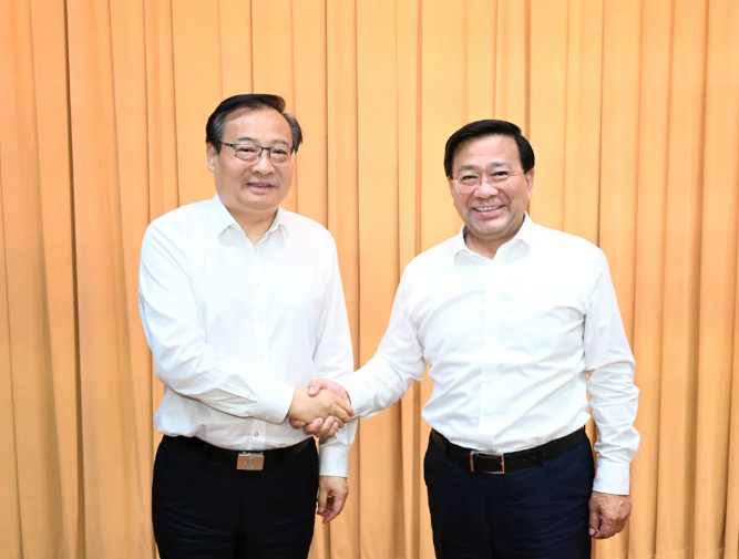 疫情下的领导力，河南省委书记与香港特首的治理对比