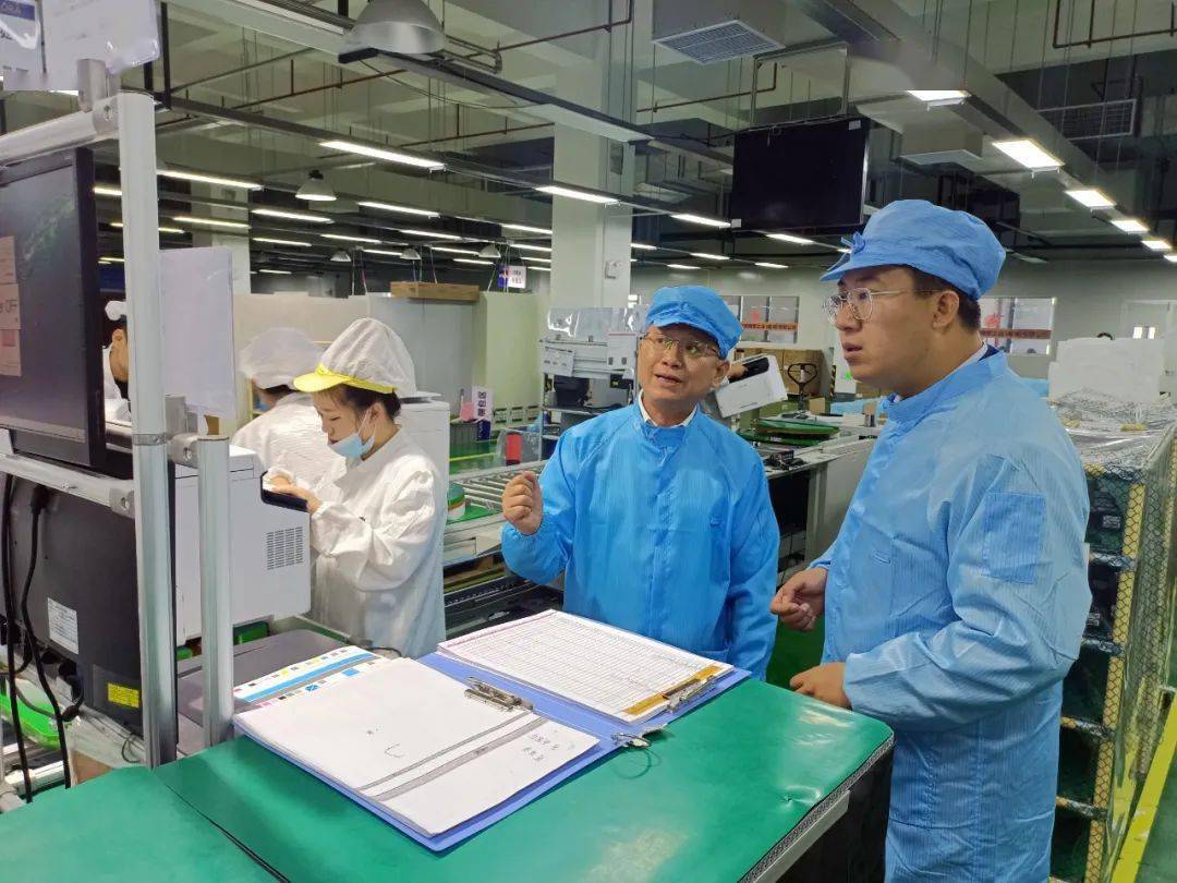 疫情下的双城记，北京与香港，谁是谁的累赘？