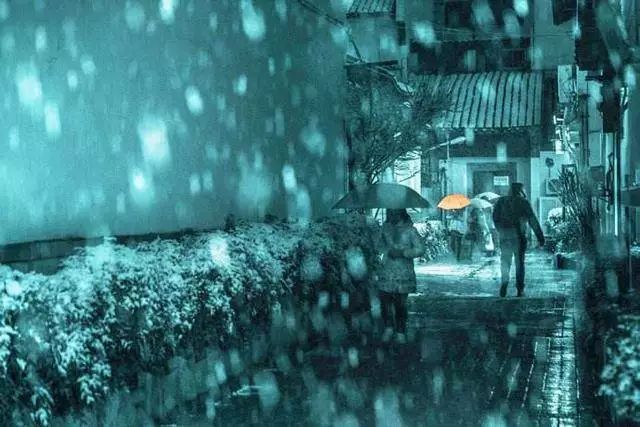 风雪夜归人，哈尔滨备降北京的生死时速