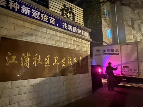 豫医同心战疫记，河南15家医院星夜驰援郑州的温暖与力量