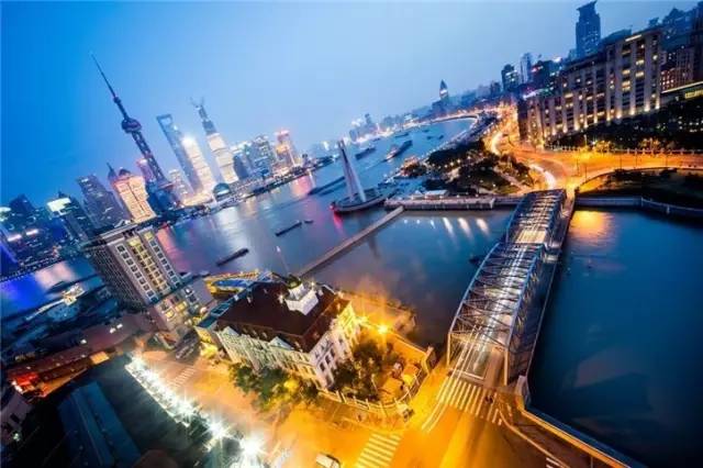 京沪双城记，当北京与上海同时站在风口浪尖
