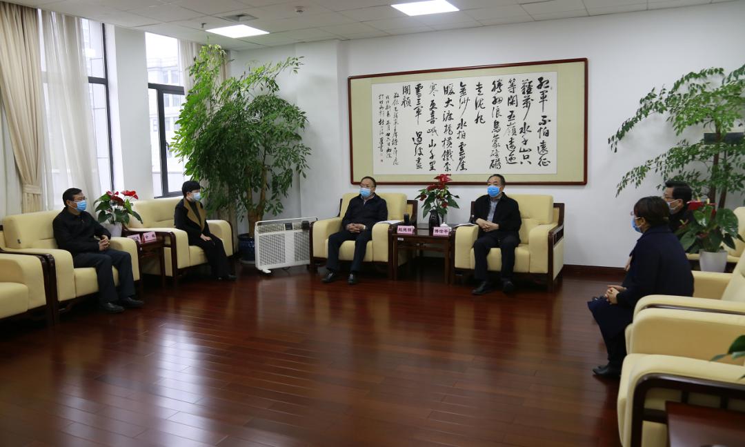 疫情双城记，北京防控再升级，贵阳动态清零下的民生突围