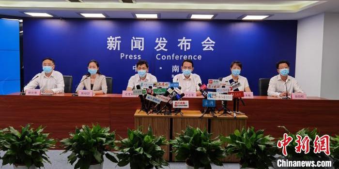 南京二十三场疫情发布会，透明与挑战背后的城市治理密码