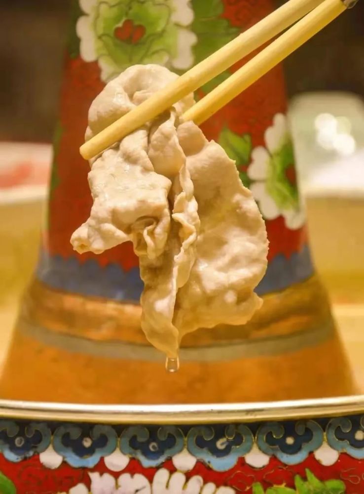 疫情下的沈阳鸡架与银川，美食背后的城市温度与抗疫故事