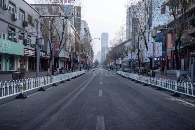疫情下的城市镜像，从沈阳大东门封路到拉萨的静默呼吸