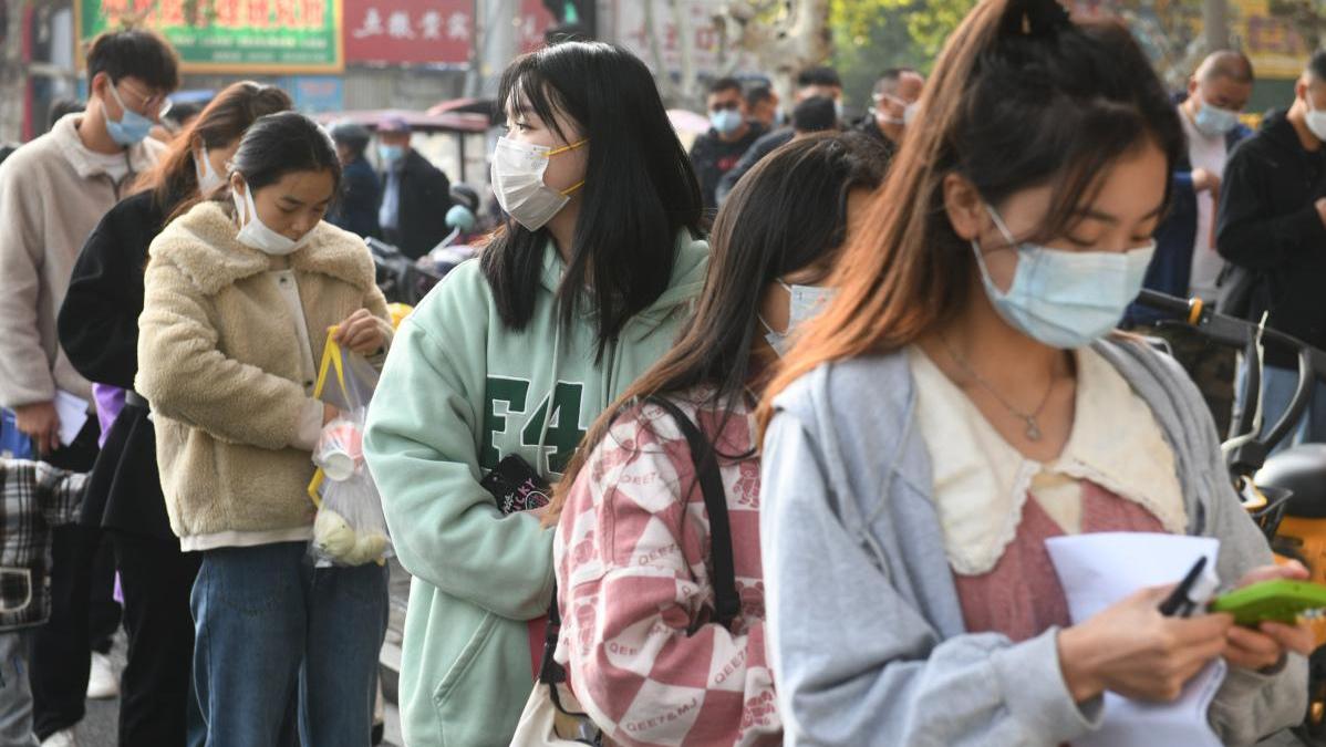 济南疫情小区封闭通知，紧急措施下的生活百态与应对之道