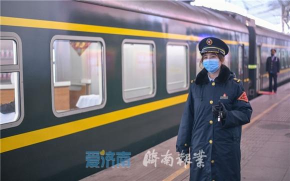 济南至乌鲁木齐高铁时刻表全攻略，行程安排、票价与旅行贴士